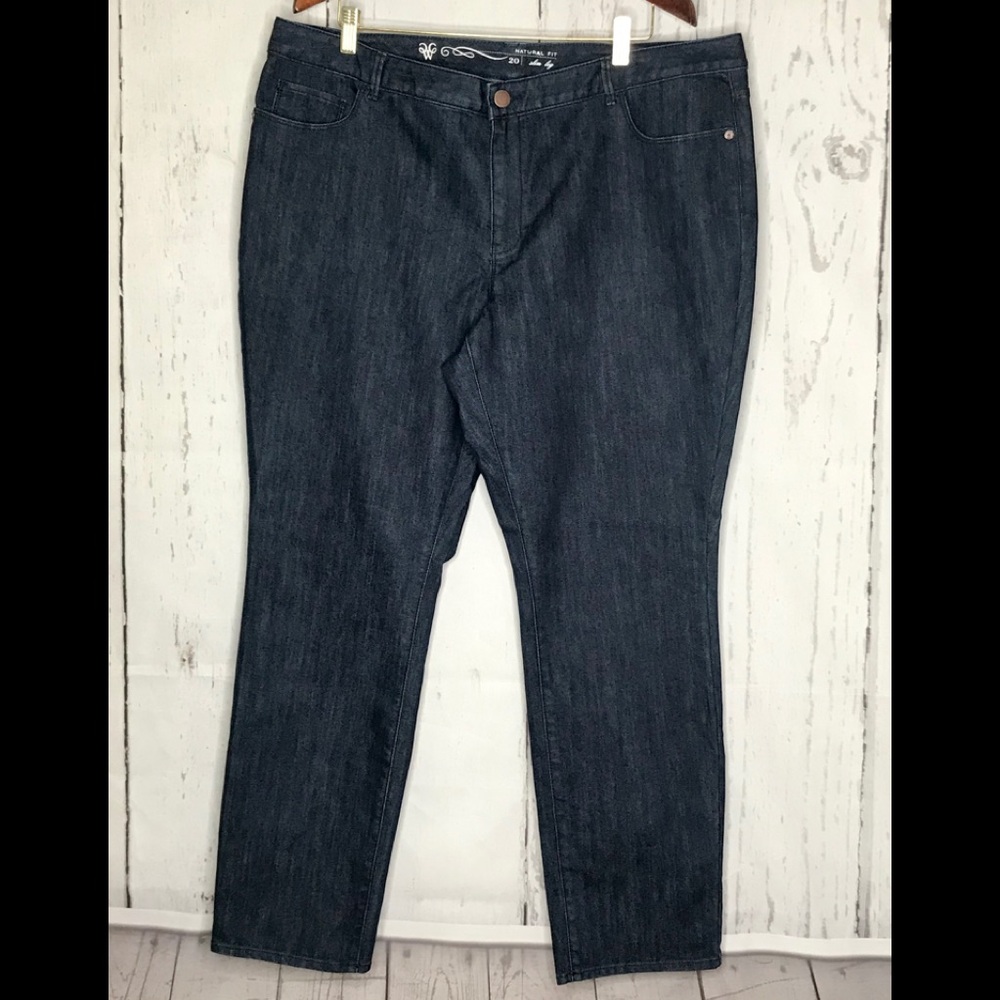 Women’s Natural Fit Slim Leg Dark Wash Jeans